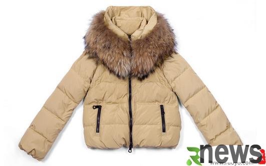 What should I pay attention to when cleaning a down jacket?