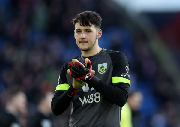 British media: Newcastle is interested in Burnley goalkeeper Trafford and may add Pope to the deal
