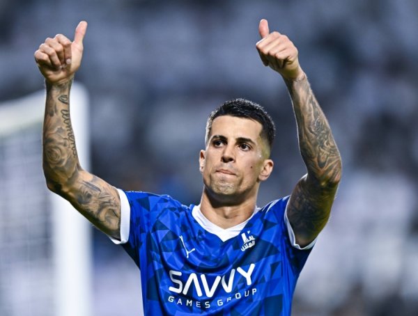 Once won 10 championships with Manchester City 🏆 Riyadh Crescent vs Manchester City in the 16th round of the Club World Cup, Cancelo will play against his old master