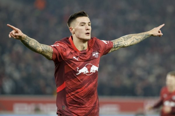 Reporter: Newcastle is serious about Sesco, and Manchester United put him on the signing list & yuan is a problem