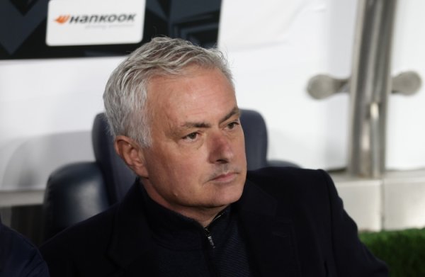 Fired by Fenerbahce! Mourinho was eliminated in the Champions League playoffs for two consecutive years, league runner-up & Europa League top 16