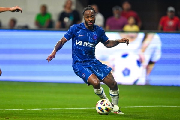 Sky Sports reporter: If nothing unexpected happens, Sterling will continue to stay at Chelsea