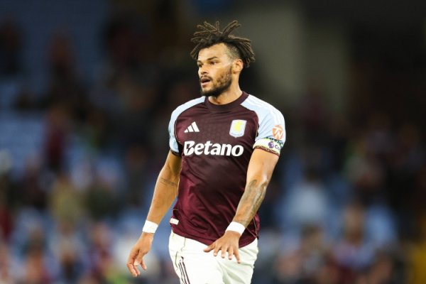 TA: Villa defender Mins suffered an ankle injury, aiming to return after October international match